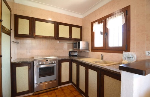 Torroella de Montgri House | VALL GRAN 03: Pet-Friendly Retreat with Pool and Spa