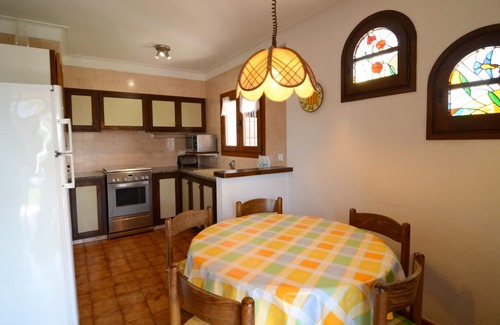 Torroella de Montgri House | VALL GRAN 03: Pet-Friendly Retreat with Pool and Spa