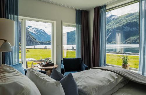 Valldal Hotel | Discover Valldal Fjordhotell - Pet Friendly & Highly Rated