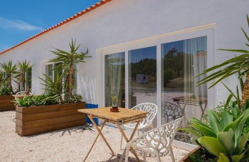 Santiago do Cacem House | Scenic Valle D'Água - Inviting Oceanfront Cabins