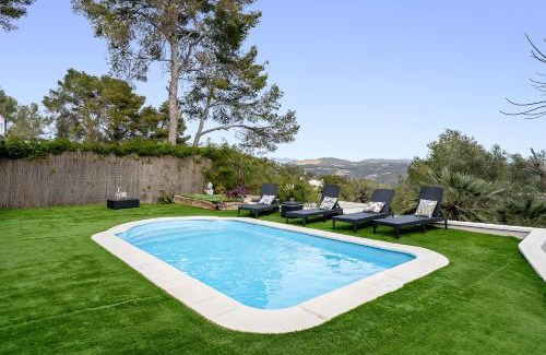 Canyelles House | Experience Valle de los sueños: Pet & Child Friendly Stay