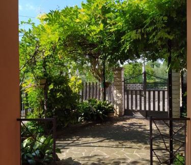 Castro dei Volsci House | Valle Fiorita: Pet-Friendly Stay with Great Amenities