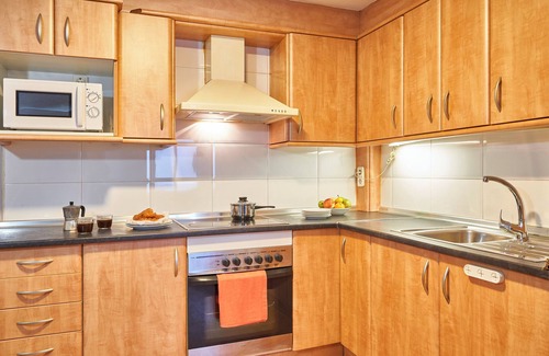 Sant Andreu de Palomar Apartment | Valles 1º1 · 1h - One Bedroom Apartment, Sleeps 2