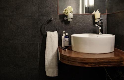 Valletta Apartment | Valletta Nobile by VALLETTA SUITES - a 400-year-old designer apartment in Valletta
