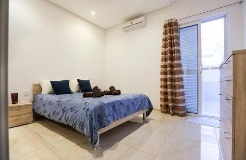 Valletta Apartment | Family-Friendly Valletta Triton Apartment - Rated 9.7/10