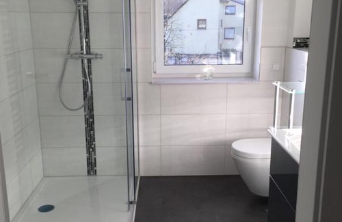 Heuchelheim-Klingen Apartment | Family-Friendly Valley Ferienwohnung with 9.3/10 Rating