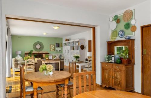 Kenilworth House | Relax at Valley Heights Guest House with Ocean Views