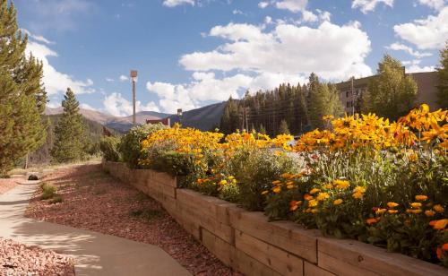 Winter Park Hotel | Valley Hi Hotel: Family-Friendly Retreat with Hot Tub Access