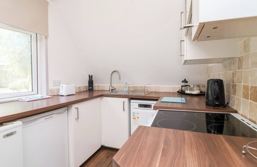 Saint Ann's Chapel Cottage | VALLEY LODGE 37, pet friendly, with pool in St Ann's Chapel, Cornwall
