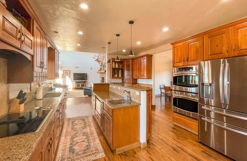 Canon City House | Valley Ranch: Guest Rated 9.6 with Spa and Family Amenities