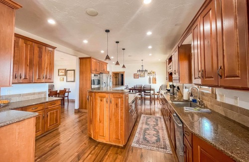 Canon City House | Valley Ranch: Guest Rated 9.6 with Spa and Family Amenities