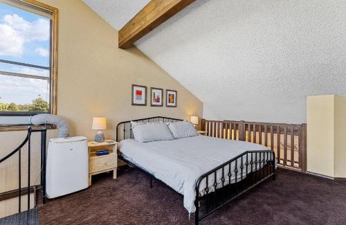 Flagstaff House | Valley View #240