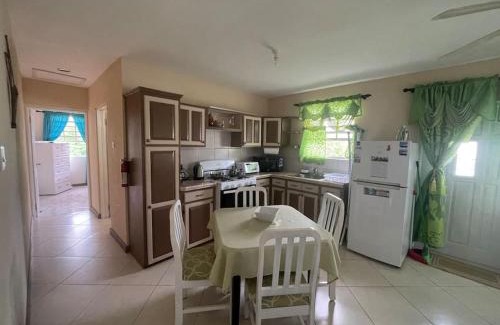 The Valley Apartment | Comfortable Valley View Apartment - Family-Friendly Retreat