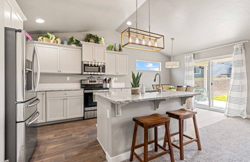 Caldwell House | Inviting SW Caldwell Retreat with Indoor Sauna & Spa