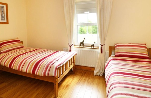 Duncannon Cottage | VALLEY VIEW, family friendly in Duncannon, County Wexford
