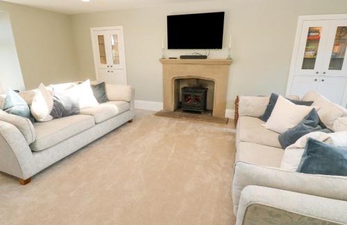 West Witton House | Discover Family-Friendly Comfort at Valley View Hotel