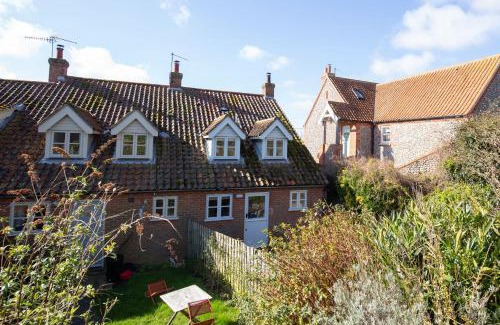 Stiffkey House | Relax at Valley View: Family-Friendly 4-Star Escape