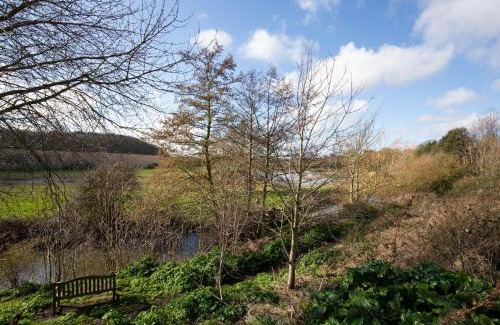 Stiffkey House | Relax at Valley View: Family-Friendly 4-Star Escape