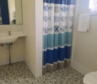 Murrurundi Hotel | Cozy Valley View Motel: Pet-Friendly with Pool & Breakfast