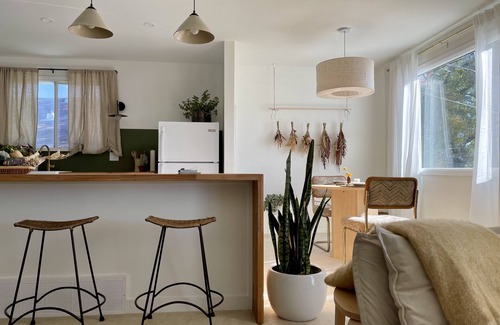 Moose Jaw House | Bright Sunlit Retreat with Scenic Views and Top Amenities