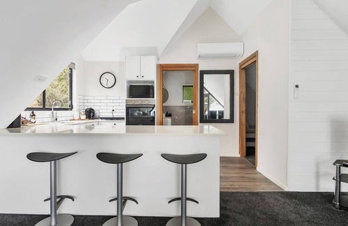 Beaumont House | Cozy Valley View Studio in Beautiful Kangaroo Valley