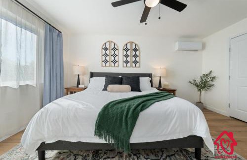 North Valley House | Discover Modern Comfort at ValleyVibe in North Valley