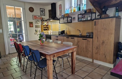 Sainte-Alvere Villa | Vallombreuse Cozy Room with Park View and Great Amenities