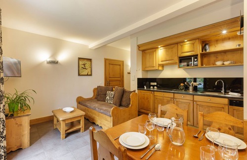 Vallorcine Apartment | Vallorcine Buet: Ski-In/Ski-Out Retreat with Family Amenities