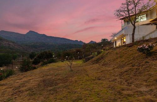 Kadadhe Villa | Vallys: Breathtaking Valley View with Infinity Pool Escape
