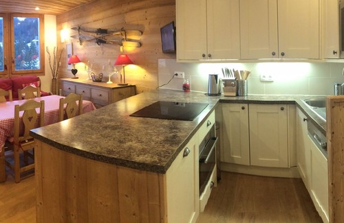 Les Avanchers-Valmorel Apartment | Renovated Valmorel Ski Apartment with Breakfast & More