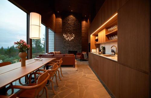 Saariselka Villa | Serene VALO Ice Cube Villas: Family-Friendly Oasis with Hot Tub