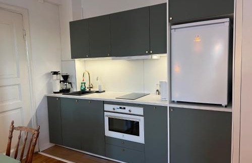 Keskinen District Apartment | Inviting Home in Vallilassa with Pet-Friendly Amenities