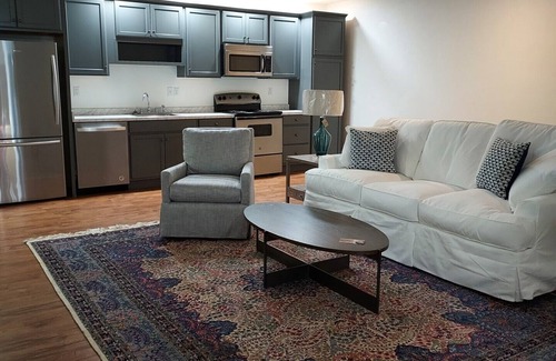 Warren Apartment | Elegant Valones Riverside Rentals with Breakfast Included