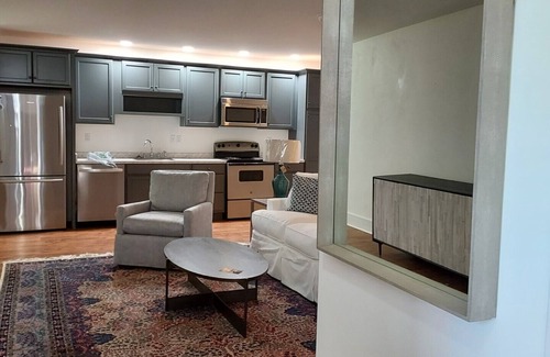Warren Apartment | Elegant Valones Riverside Rentals with Breakfast Included
