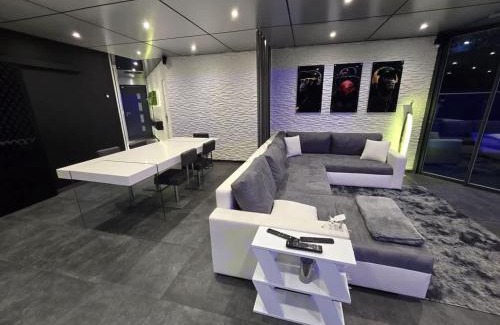 Lignan-sur-Orb Villa | Valras'Loc - Villa Monkey