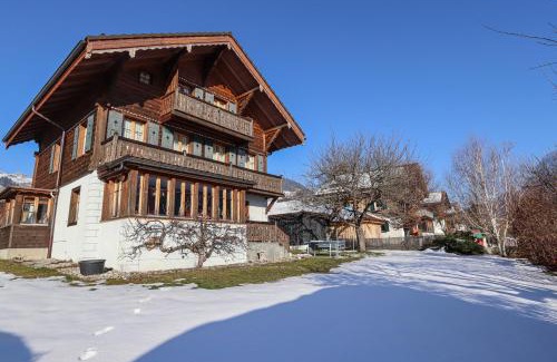 Chateau-d'Oex Ski Chalet | Valrose: Pet and Child Friendly Retreat with Great Reviews