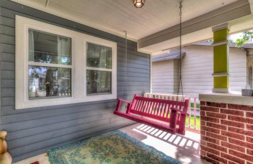 Central Oklahoma City House | Discover Vals Eclectic Classen Cottage - Rated 9.3/10