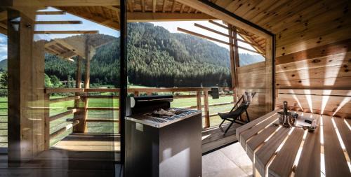 Valles Ski Chalet | Experience Chalets Valsegg: 4-Star Oceanfront Oasis
