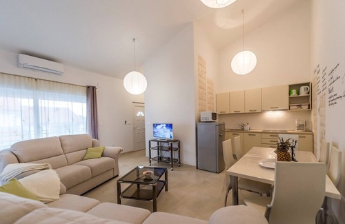 Tar-Vabriga Apartment | Perfect Stay at Valtrazza with Pool & Family-Friendly Amenities