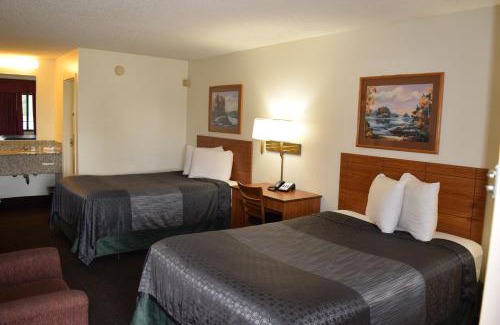 Blanks Hotel | Budget-Friendly Value Inn - Livonia: Pet Friendly & Family Fun