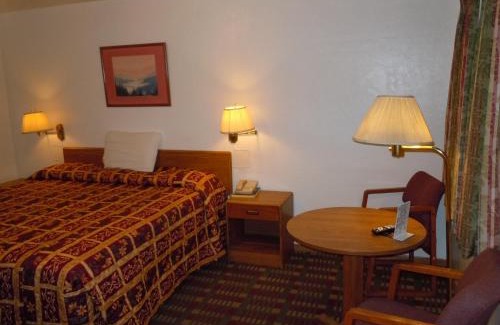 Fallon Hotel | Budget-Friendly Value Inn: Pet and Child Friendly Stay
