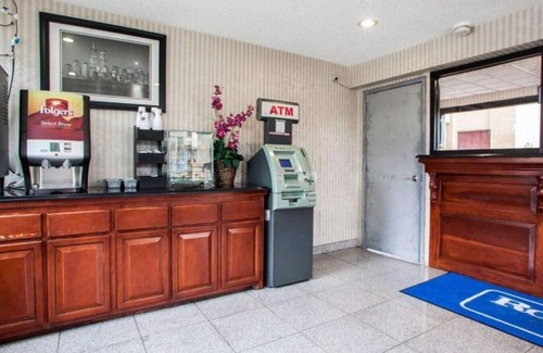 Paterson House | Budget-Friendly Lodging with Spa and Breakfast in Paterson