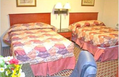 Paterson House | Budget-Friendly Lodging with Spa and Breakfast in Paterson