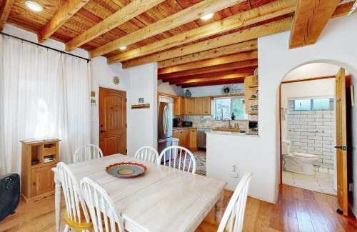Taos House | Valverdo Oasis: Family-Friendly Retreat Awaits You