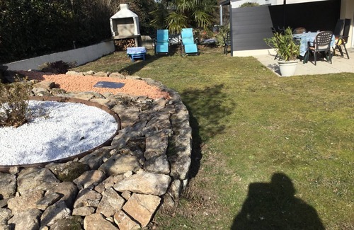 Ploeren House | Family-Friendly Home with Ocean View and Hot Tub in Ploeren