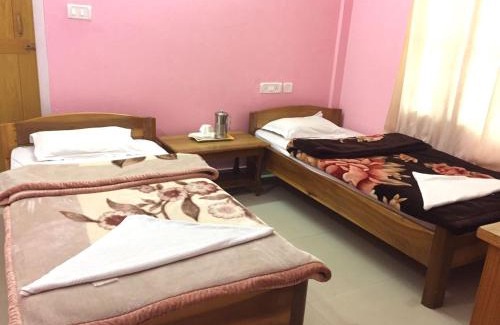 Turuk House | Cozy Vamoose Cosynook Homestay: Ideal for Families