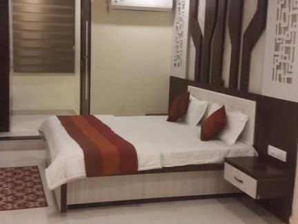 Bhawani Mandi House | Discover Vamoose Indraprastha: Pet-Friendly & Family Ready
