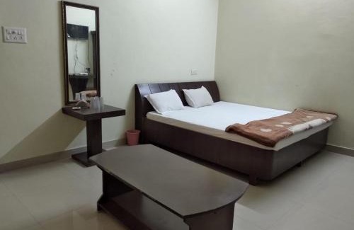 Jhalarapatan House | Budget-Friendly Stay at Vamoose Jhamku Palace for Families