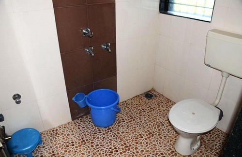 Chhindwara House | Family-Friendly Stay at Vamoose Kusum Residency