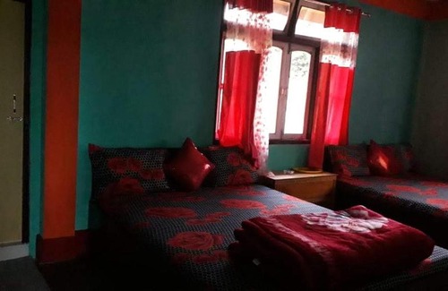 Rishop House | Budget-Friendly Vamoose Lungchok Nature View with Breakfast